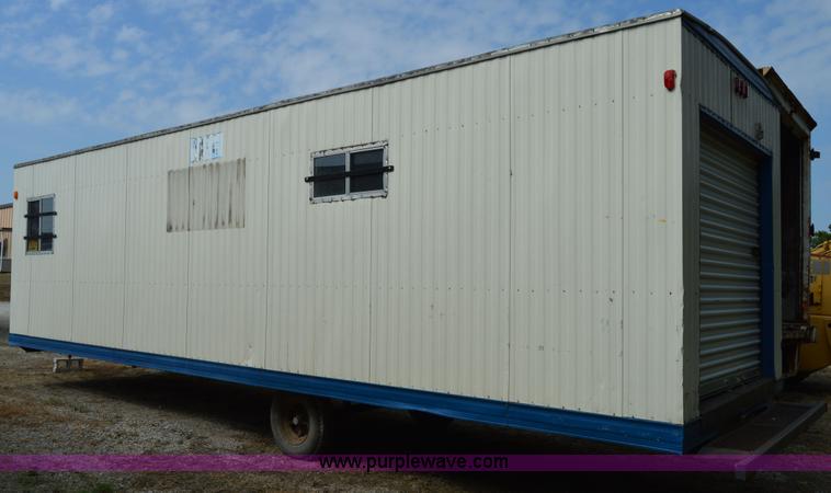 image for item F8299 2000 Office trailer