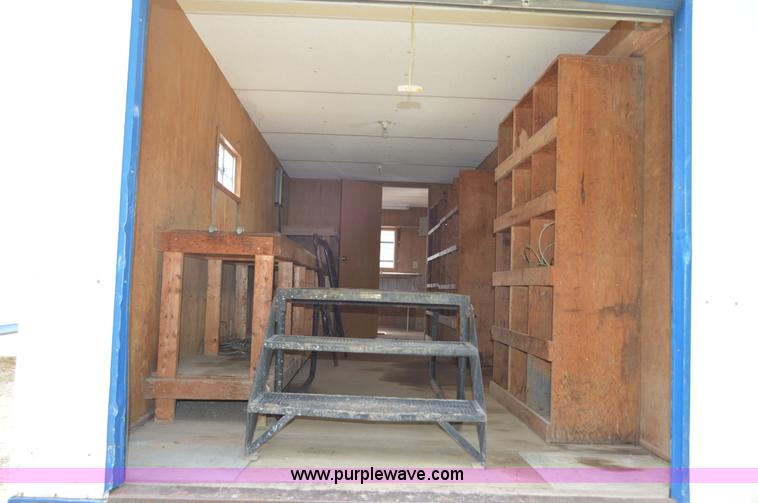 image for item F8299 2000 Office trailer