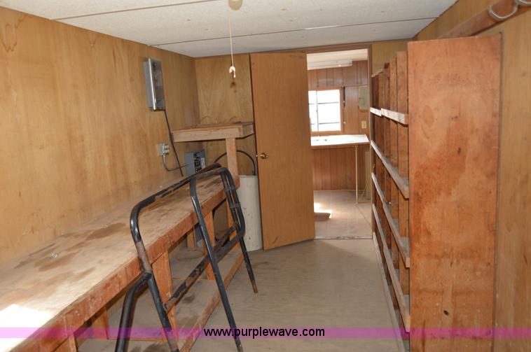 image for item F8299 2000 Office trailer