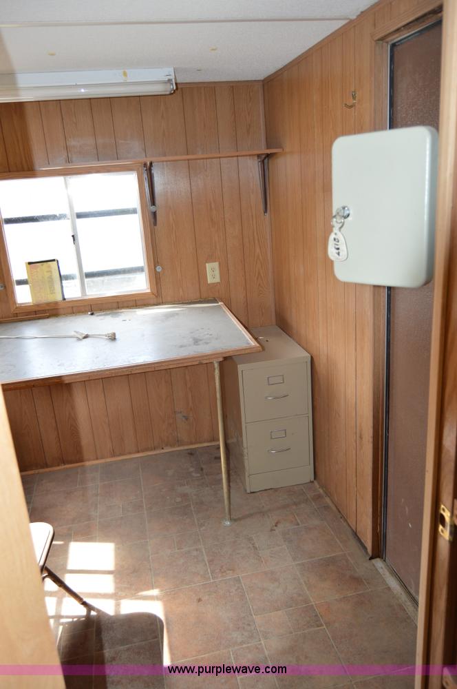 image for item F8299 2000 Office trailer