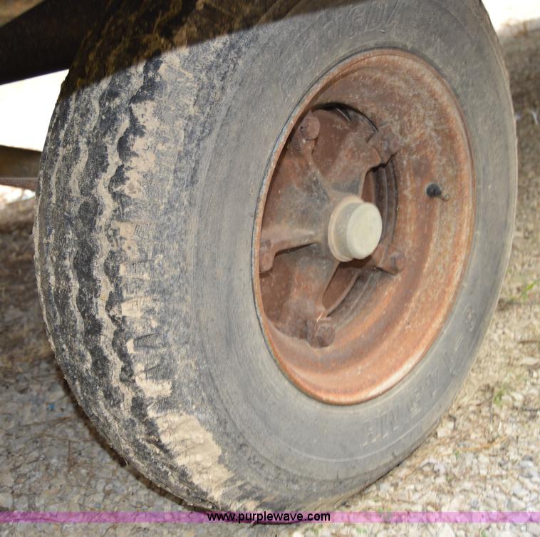 image for item F8299 2000 Office trailer