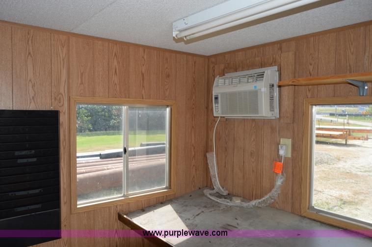 image for item F8300 2007 Office trailer