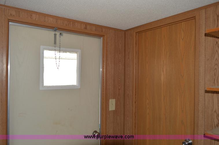 image for item F8300 2007 Office trailer