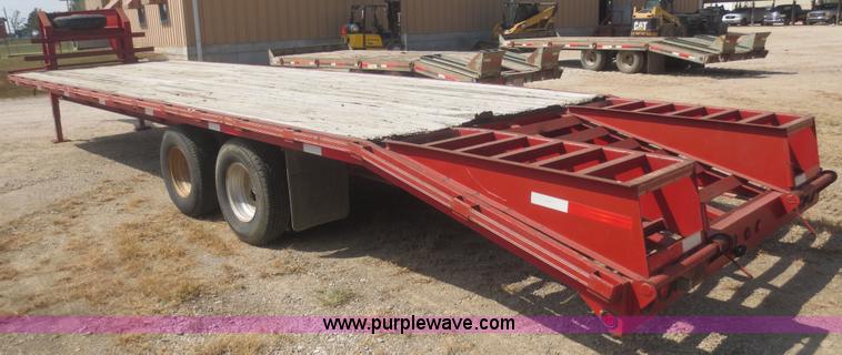 image for item F8303 2005 Elite gooseneck trailer