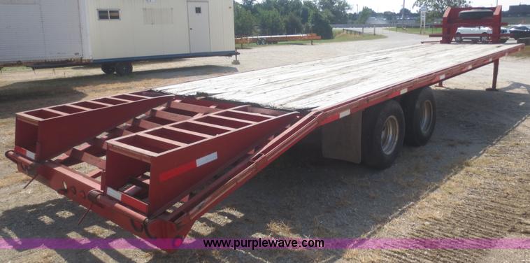 image for item F8303 2005 Elite gooseneck trailer