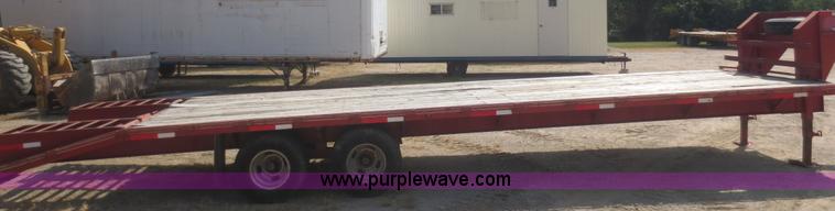 image for item F8303 2005 Elite gooseneck trailer