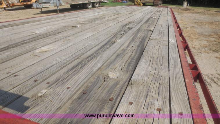 image for item F8303 2005 Elite gooseneck trailer