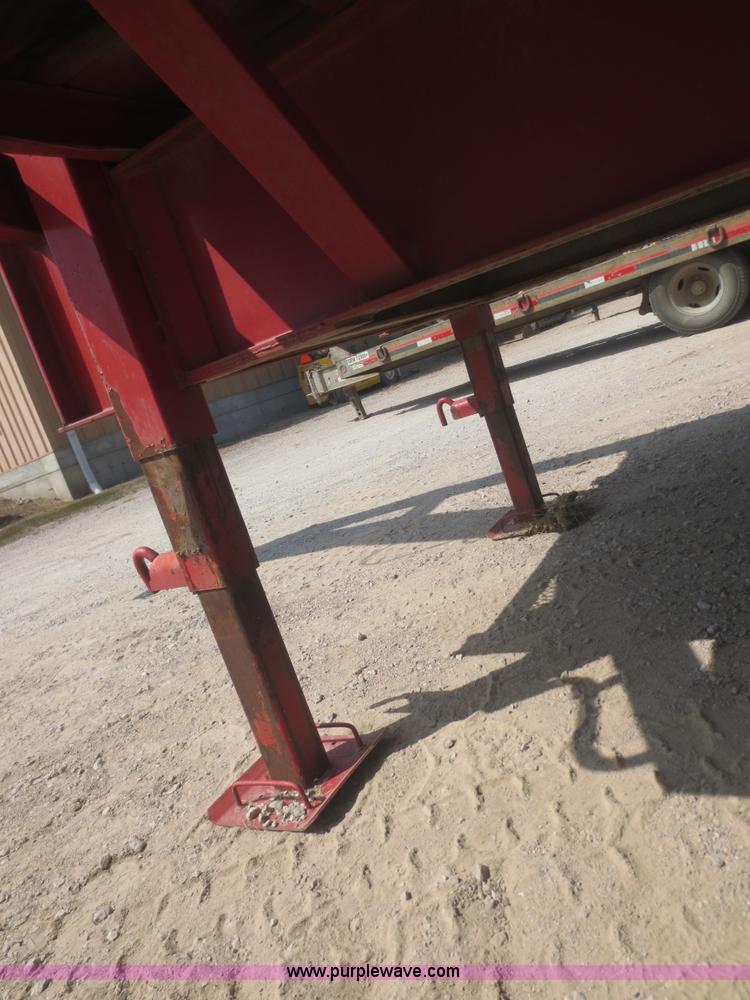 image for item F8303 2005 Elite gooseneck trailer