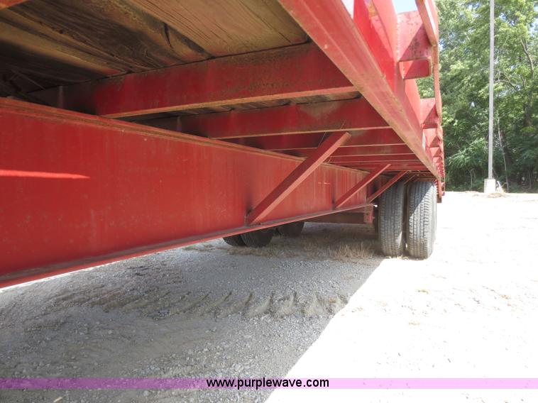 image for item F8303 2005 Elite gooseneck trailer