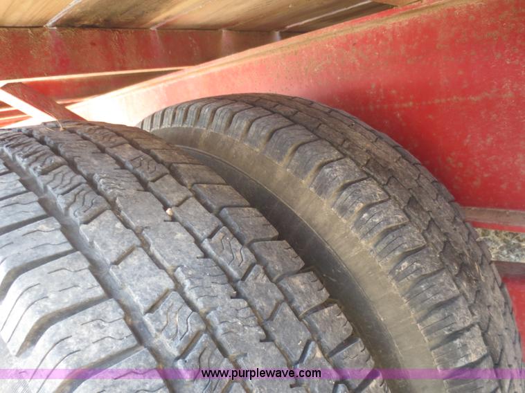 image for item F8303 2005 Elite gooseneck trailer