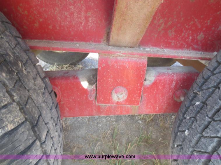 image for item F8303 2005 Elite gooseneck trailer