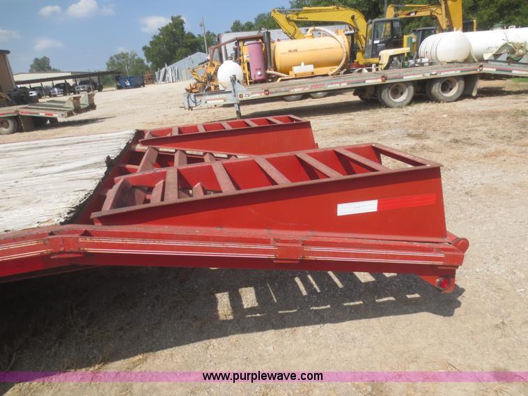 image for item F8303 2005 Elite gooseneck trailer