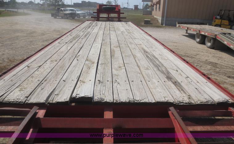 image for item F8303 2005 Elite gooseneck trailer