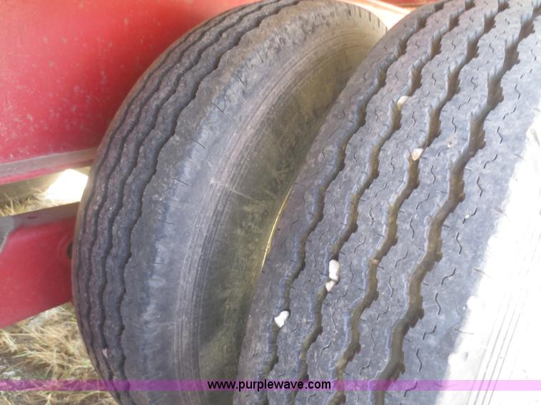 image for item F8303 2005 Elite gooseneck trailer