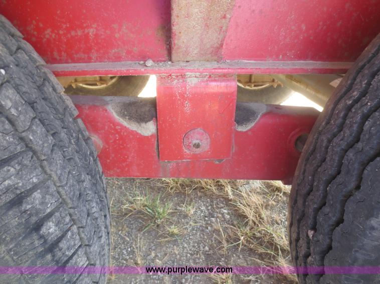 image for item F8303 2005 Elite gooseneck trailer