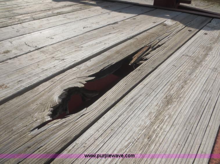 image for item F8303 2005 Elite gooseneck trailer