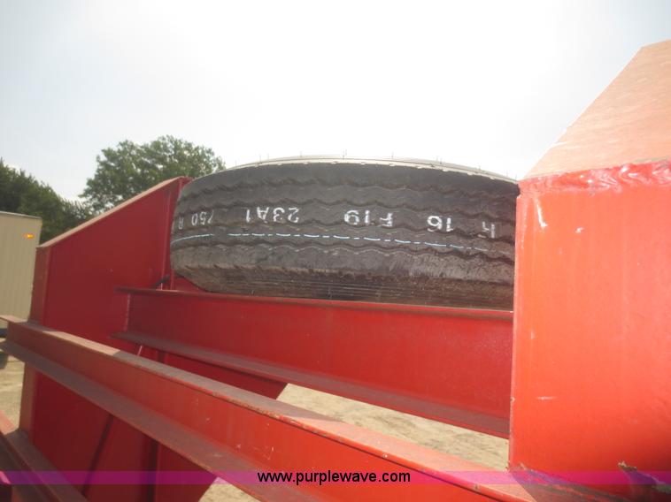 image for item F8303 2005 Elite gooseneck trailer