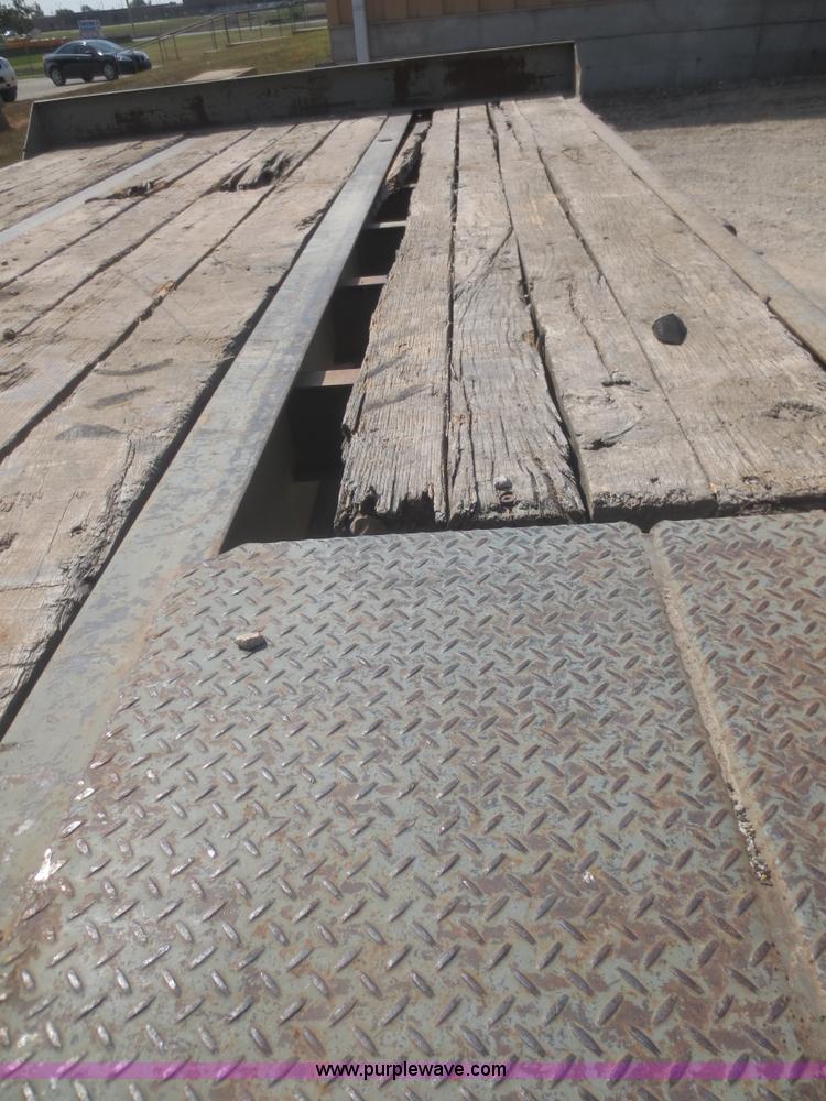 image for item F8304 2005 Interstate 20DT equipment trailer