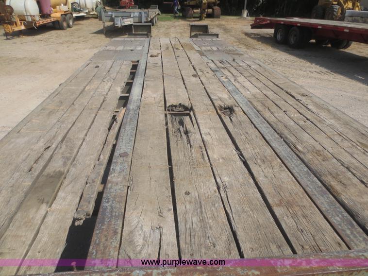 image for item F8304 2005 Interstate 20DT equipment trailer