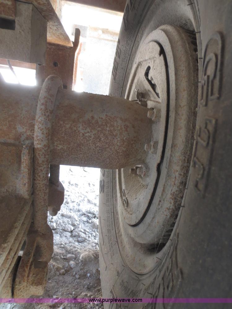 image for item F8305 2006 Interstate 20DT equipment trailer