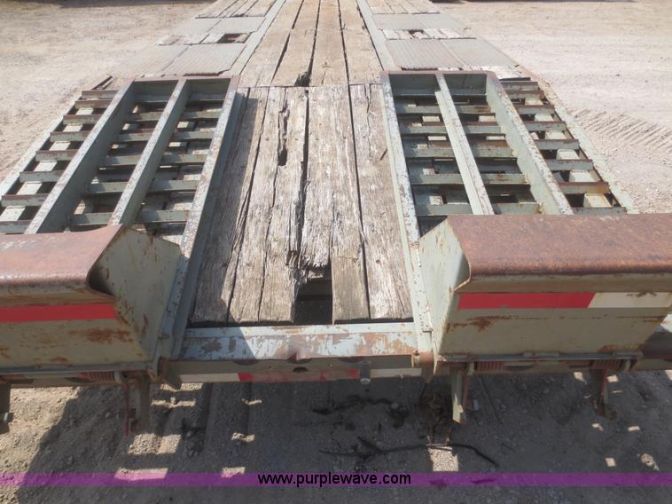 image for item F8305 2006 Interstate 20DT equipment trailer