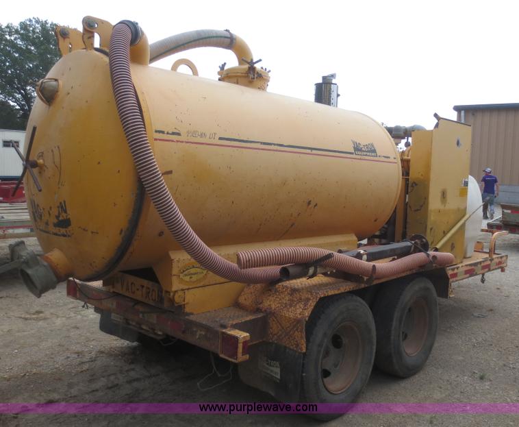 image for item F8306 2000 Vactron PMD-800DT vac trailer