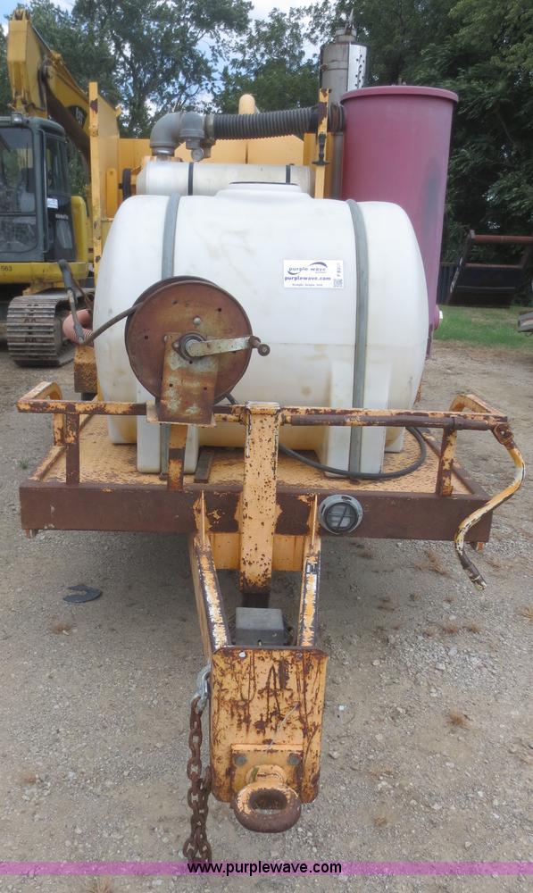 image for item F8306 2000 Vactron PMD-800DT vac trailer