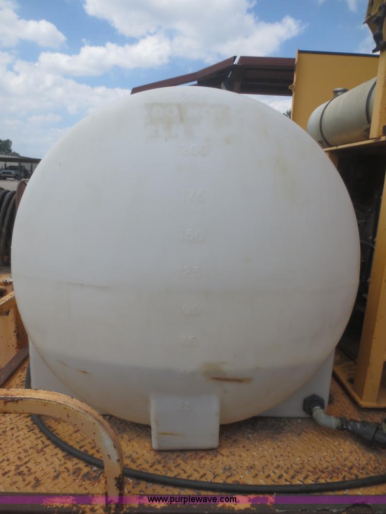 image for item F8306 2000 Vactron PMD-800DT vac trailer