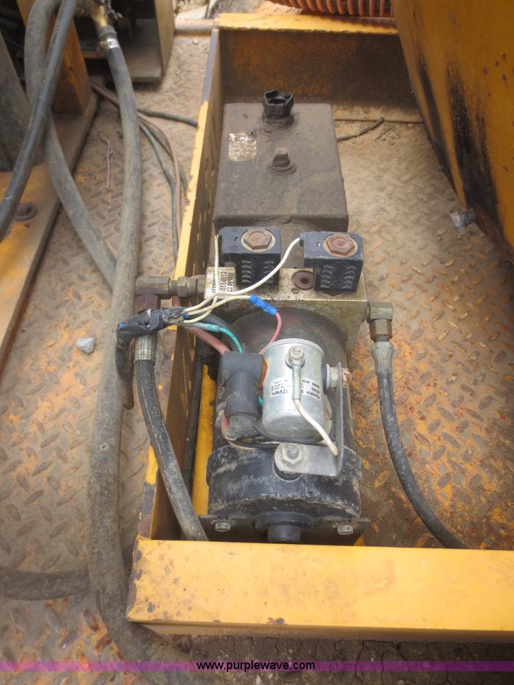 image for item F8306 2000 Vactron PMD-800DT vac trailer