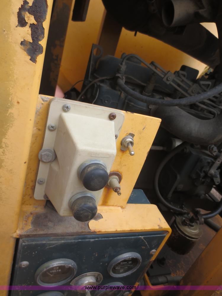 image for item F8306 2000 Vactron PMD-800DT vac trailer