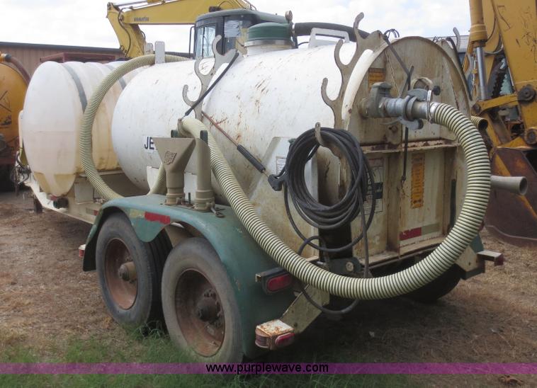 image for item F8307 2000 Ring-o-matic Jet vac trailer