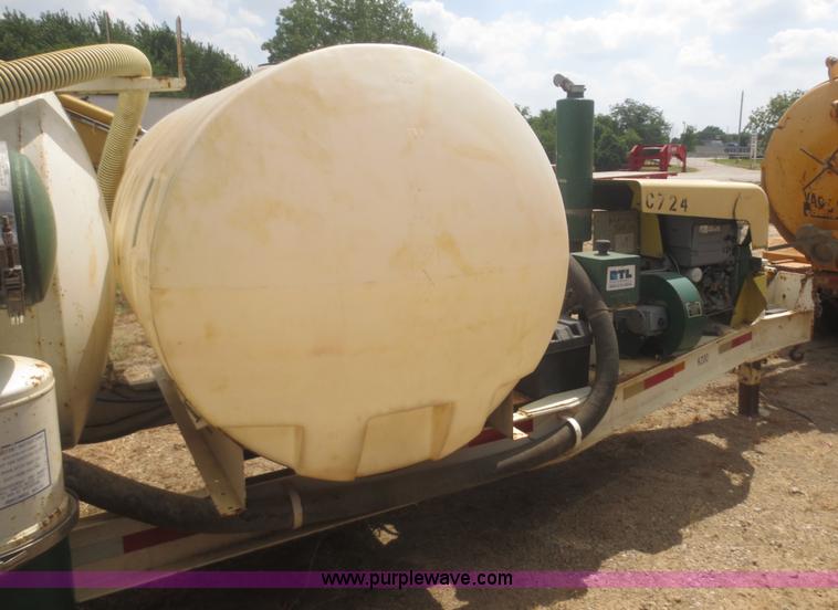 image for item F8307 2000 Ring-o-matic Jet vac trailer