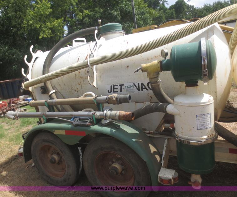 image for item F8307 2000 Ring-o-matic Jet vac trailer