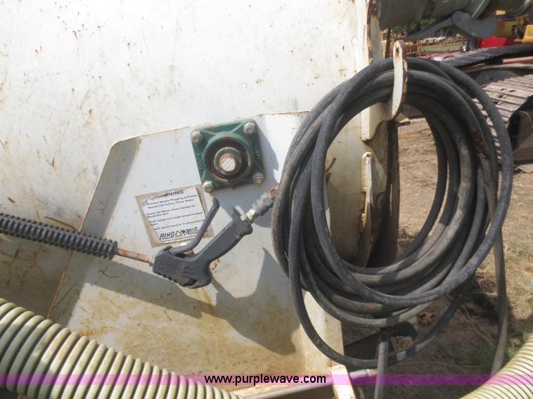 image for item F8307 2000 Ring-o-matic Jet vac trailer