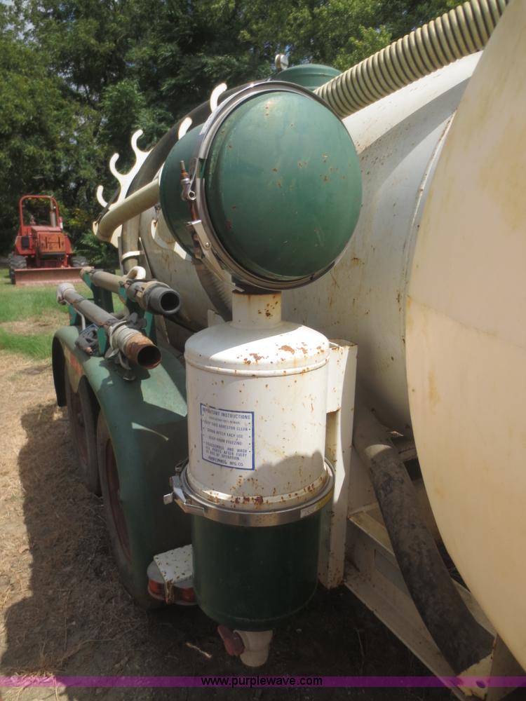 image for item F8307 2000 Ring-o-matic Jet vac trailer