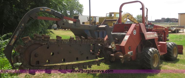 image for item F8310 1996 Ditch Witch 7610 trencher