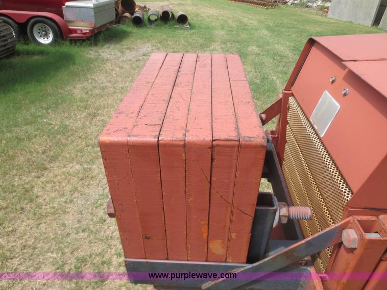 image for item F8310 1996 Ditch Witch 7610 trencher