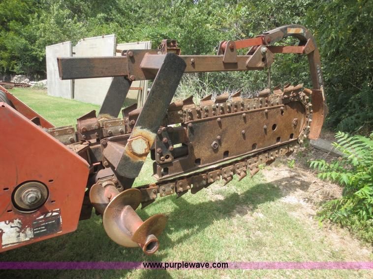 image for item F8310 1996 Ditch Witch 7610 trencher