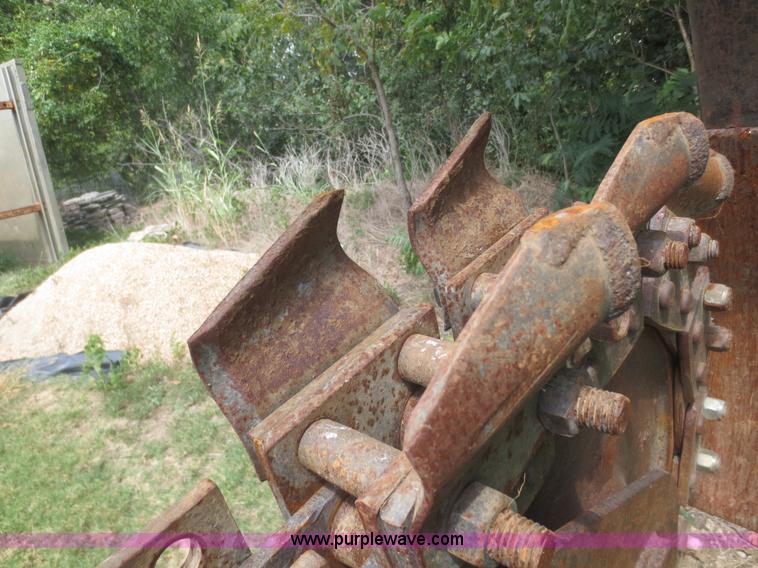 image for item F8310 1996 Ditch Witch 7610 trencher