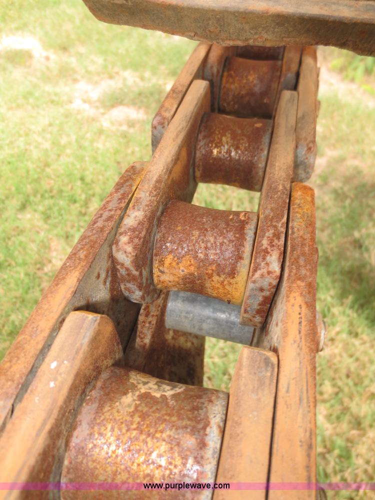 image for item F8310 1996 Ditch Witch 7610 trencher