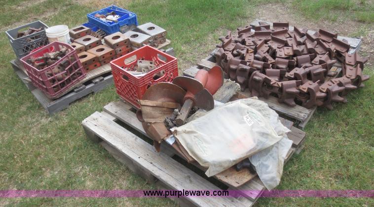 image for item F8310 1996 Ditch Witch 7610 trencher