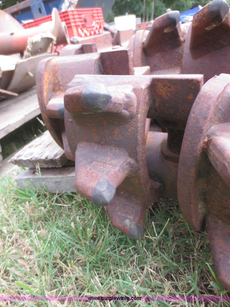 image for item F8310 1996 Ditch Witch 7610 trencher