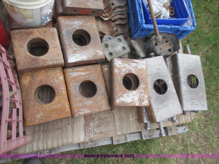 image for item F8310 1996 Ditch Witch 7610 trencher