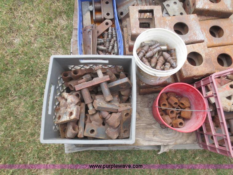 image for item F8310 1996 Ditch Witch 7610 trencher