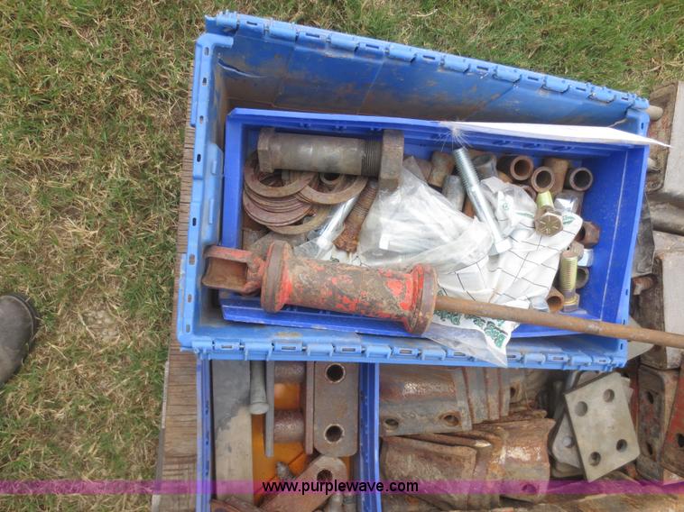 image for item F8310 1996 Ditch Witch 7610 trencher