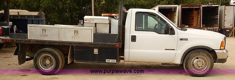 image for item I2239 2000 Ford F350 Super Duty XL flatbed truck