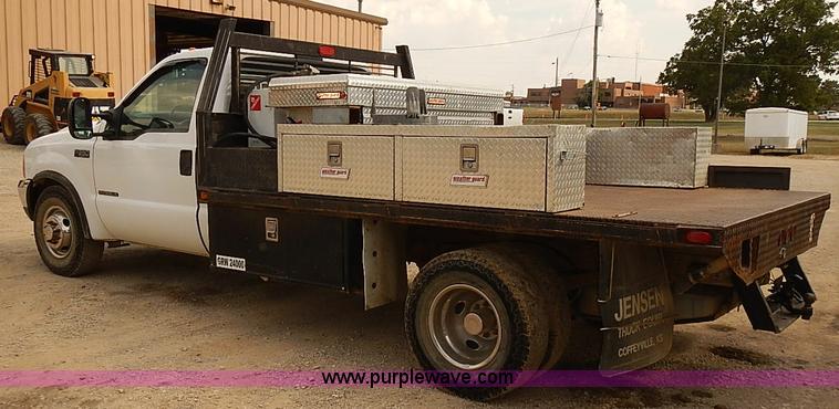 image for item I2239 2000 Ford F350 Super Duty XL flatbed truck