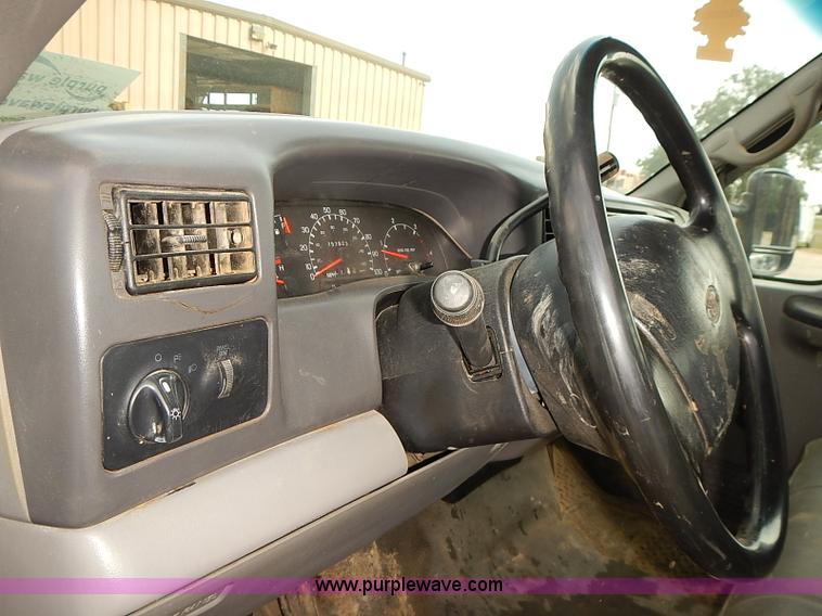 image for item I2239 2000 Ford F350 Super Duty XL flatbed truck