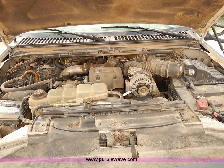 image for item I2239 2000 Ford F350 Super Duty XL flatbed truck