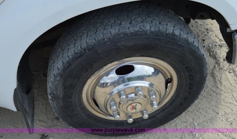 image for item I2241 2008 Ford F350 Super Duty XL service truck